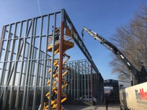 ocelová konstrukce přístřešku