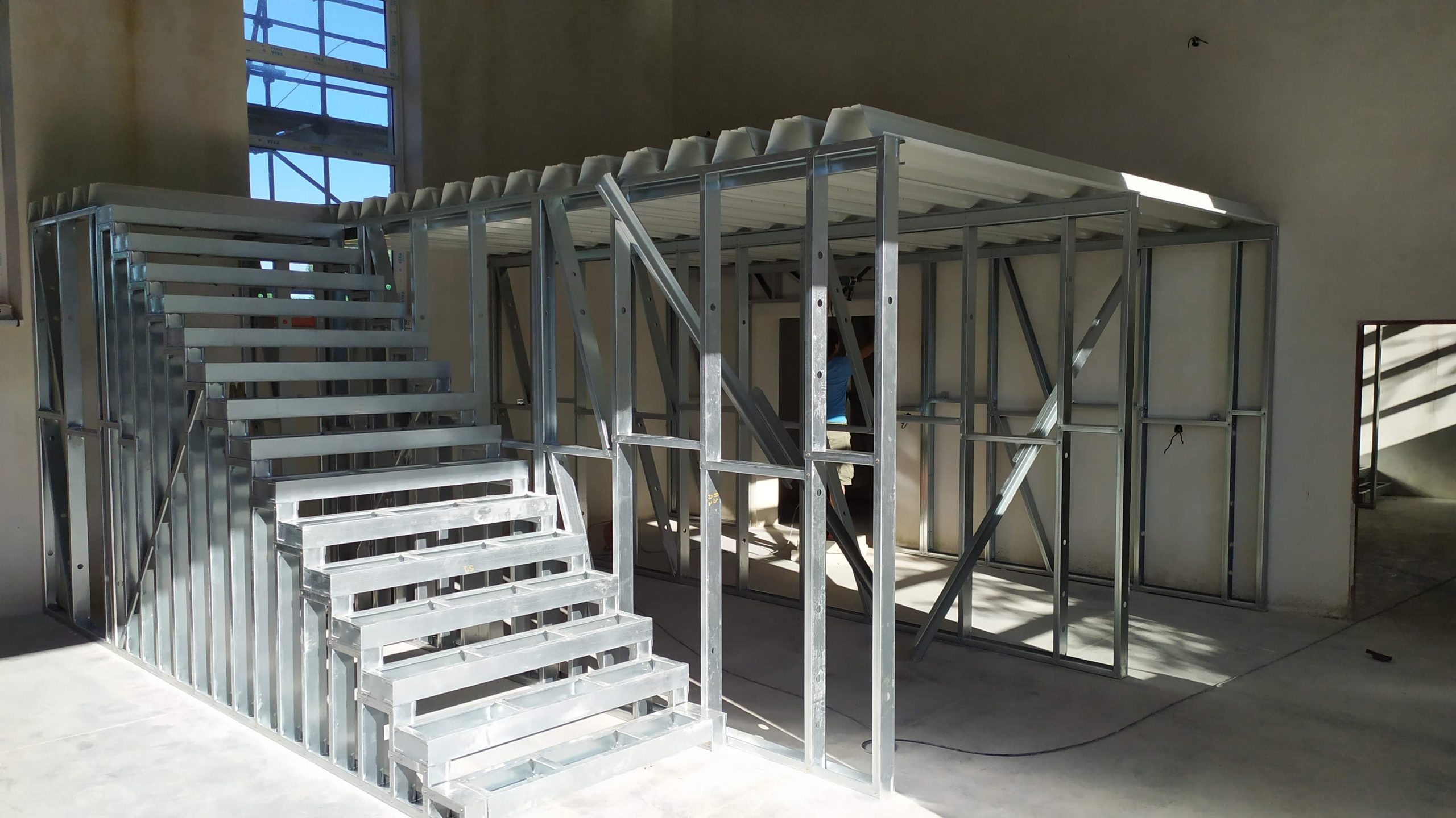 vestavba z lehké ocelové konstrukce