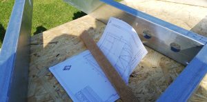 lehká konstrukce pro pracovnu