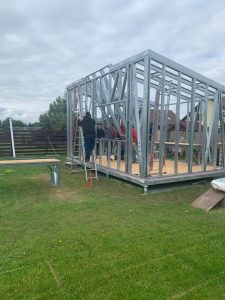 montovaná zahradní pracovna