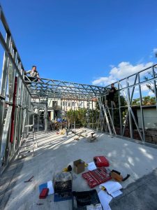 garáž z lehké ocelové konstrukce